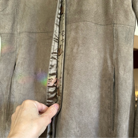 New Frontier size 2 long suede tan vintage jacket coat. Gorgeous intact lining - Picture 8 of 9